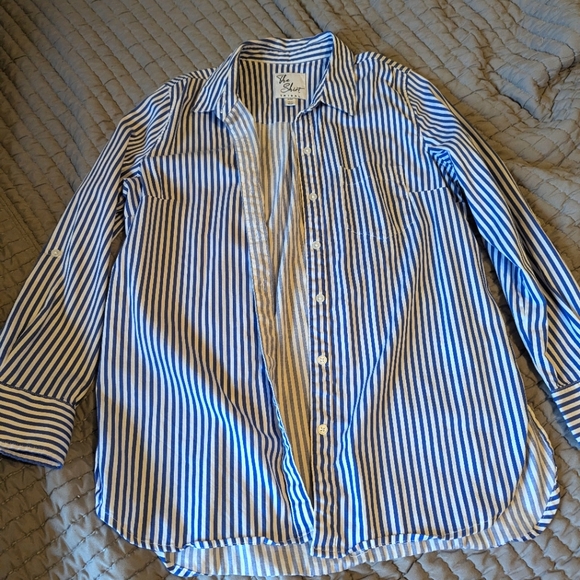 Blue and white striped shirt - Picture 2 of 5